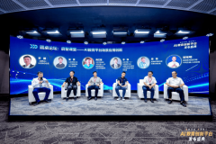 是鞭策教育系统从工代的学校教育向数字时代的 